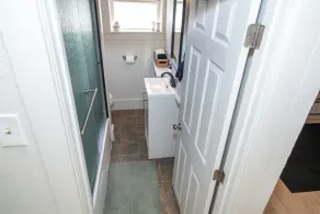 Warren House · 1800s Cottage · Hot Tub · Game Room · 3BR · Downtown Rogue River - Image 3