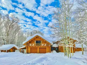 Luxury Home Rental in Wilson, Wildflower Lodge - Image 2