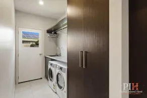 Luxurious Home Close to The Beach - Image 3