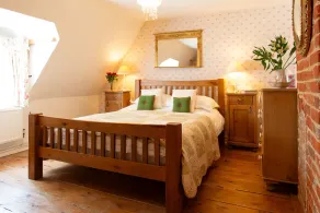 Wren Cottage, a very cosy historic Coastal Cottage in a pretty little village - Image 5