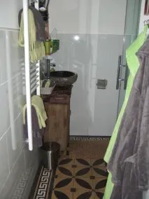 Quiet apartment centrally located - Image 2