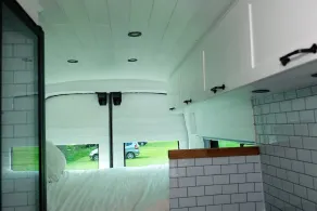 Superb 4 berth Campervan with Kingsize bed - Image 3