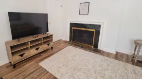 Sunlight floor apartment with parking near Washington DC - Image 2