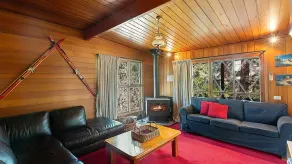 Lumi Talo - Retro quintessential two-story cedar lodge - Image 3