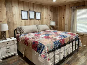 Rustic Romantic Ridgeview Cottage at Autumn Ridge - Image 5