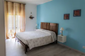 Laura's House, 50 meters from the lake and the beach - Image 4