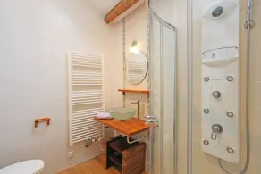 Farmhouse Sleeps 11 with Shared Pool - Image 4
