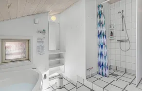Cozy home in Nexø with sauna - Image 5
