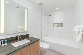 Pet friendly w/ Parks Nearby| Miami Worldcenter | nr Metro Mover - Image 5