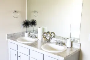 Cheerful & Spacious 4bedroom home away from home! - Image 5