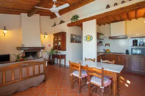 Agriturismo Luggiano Apartment \"FRANTOIO\" - Image 2