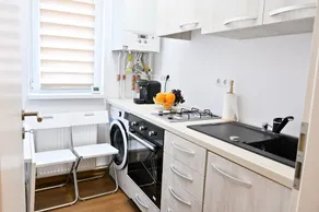 Sophia's Cozy Apartment - Image 5