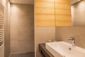 Holiday Home \"Chalet Reisnock-Hochgruberhof\" in Idyllic Mountain Location with Sauna - Image 4
