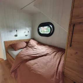 Stylish, Brand-new Houseboat in Monnickendam, Near Amsterdam - Image 3