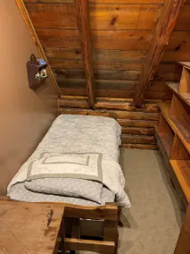 Secluded Authentic Log House w/valley view! - Image 4