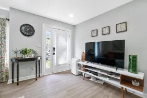 Modern Oasis- Downtown Luxury Stay, Spacious Cozy Home - Image 2