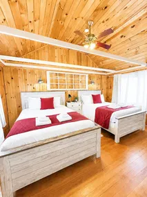 Cottage 4 - Year Round Pet Friendly $50 Fee 1 Bed w/ Loft / 1 Bath & Courtyard - Image 4