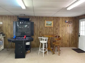 Serene, quiet, and spacious ranch lodge 15 minutes from town - Image 2
