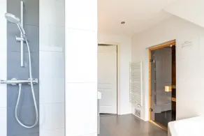 Luxury 8-person Holiday Villa - Image 3