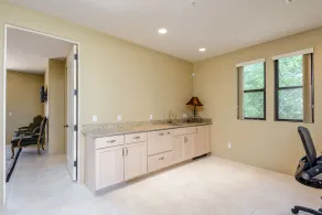 Maison de ville de luxe de 2450 pieds carrés avec terrain de golf et vue sur la montagne! - Image 2