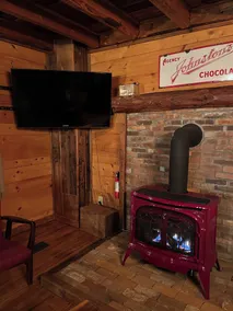 Circa 1850s fully renovated Vermont farmhouse less than 15 miles from Jay Peak - Image 2