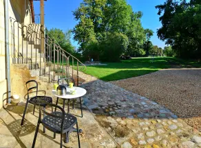 fredelig gård omgivet af marker og skove, renoveret komfort - Image 4