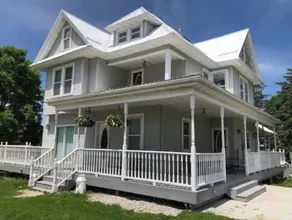 Valley Farmhouse - Image 5