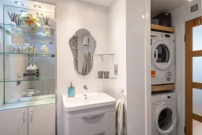 5-STAR LUXURY, Super Location, Air Con, Private Garden, Car Service & More! - Image 5