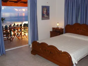 Private Villa with superb seaview, swimming pool, garden, parking, pet friendly - Image 3
