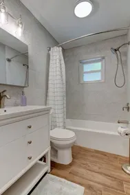 HOLIDAY SALE! Spacious 3 BR close to the Beach! Pet Friendly! ALL 5 ⭐️ reviews! - Image 4