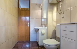 Bonito apartamento de 2 habitaciones en Ploce - Image 3