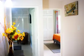 Une maison loin de chez soi est une villa située dans une communauté fermée et calme à St Ann. - Image 4