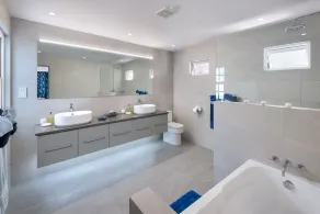Fantastisk 4-sengs villa ved stranden med springbad - Westshore - Image 3