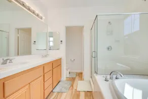 Family Home with Private Sauna - Image 4