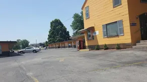 Midtown Motel Burlington Near Hwy 34 - Image 4