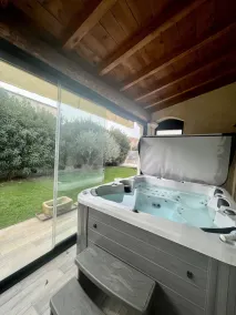 Magnificent villa with Jacuzzi, pétanque pool and large garden - Image 4
