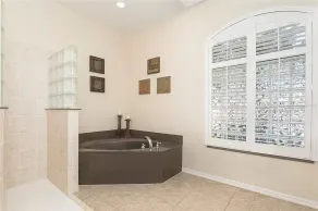 Large house with heated walk-in pool near beaches! - Image 5