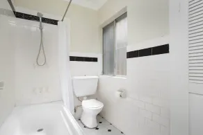 Comfortable Terrace in Central Location - Image 3