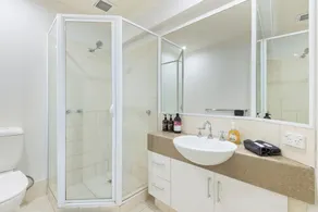 Neat 1BR apartment w/ balcony in superb East Perth Village - Image 3