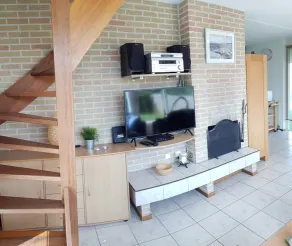 Une belle maison avec une vue incroyable sur un terrain d'angle - Image 3