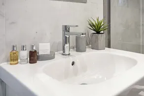 The Knightsbridge Suite next to Sloane Square - Image 4