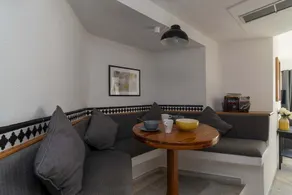 Altamira 1 - One Bed - Image 4