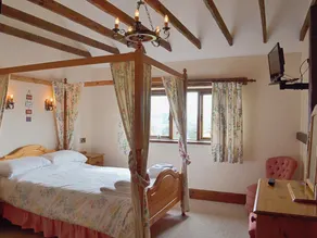 2 bedroom accommodation in Whitwell Farm, Colyford, near Seaton - Image 4