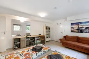 Centrally Located and Quiet Trade Fair Apartment Berlin - Image 5