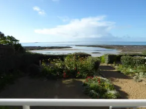 3 room apartment with direct access to Bonne Source beach - Image 4