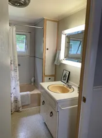 Lovely Waterfront Cottage, Dog friendly, 4 miles from Town and Ocean - Image 2