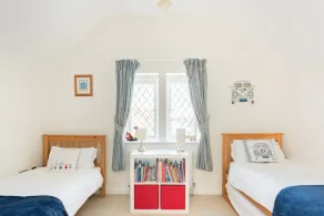 A beautifully furnished, stone cottage in Swanage with garden and parking. - Image 5