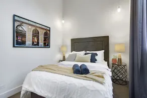 Apartment -Central Geelong Heritage Modern Luxury with sunny private Courtyard! - Image 4