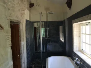 Sehr schönes renoviertes Charakterhaus mit Pool und großem Garten - Image 4