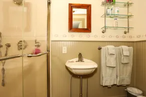Makelloses, sorgfältig restauriertes Bauernhaus aus dem 17. Jahrhundert, eingebauter Pool, privater 3 Hektar - Image 4